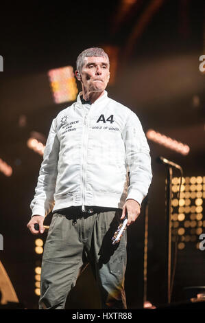 Ian Brown de The Stone Roses manchettes la scène principale le jour 1 du T in the Park Festival à Strathallan château le 08 juillet 2016 à Perth, en Écosse. Banque D'Images