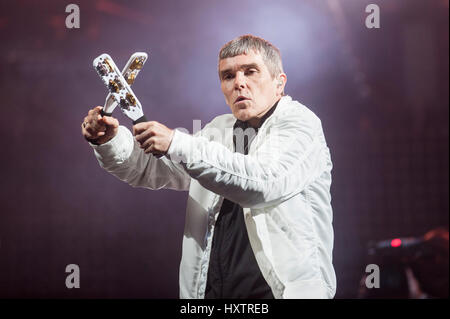 Ian Brown de The Stone Roses manchettes la scène principale le jour 1 du T in the Park Festival à Strathallan château le 08 juillet 2016 à Perth, en Écosse. Banque D'Images