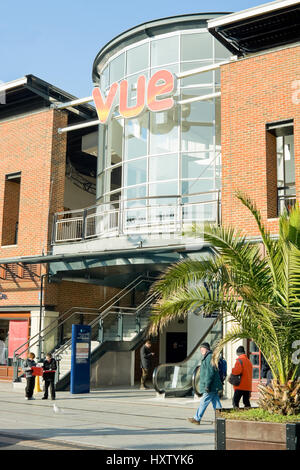 PORTSMOUTH, Royaume-Uni - 1 février 2012 : l'extérieur de l'cinéma Vue, partie du populaire centre commercial GUNWHARF QUAYS et complexe de divertissement à Portsmou Banque D'Images