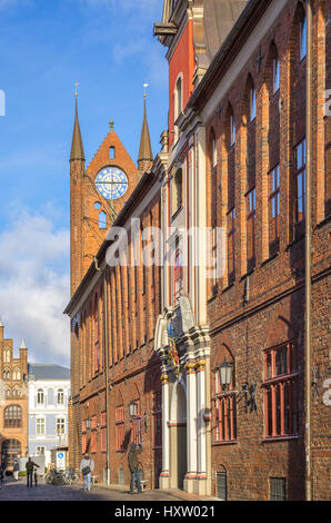 Pignon du toit de l'hôtel de ville de la ville hanséatique de Stralsund, Mecklembourg-poméranie, Allemagne. Banque D'Images