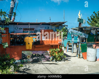 La Bomba Shack scène de parties lunaire sur l'île de Tortola dans les îles Vierges britanniques Banque D'Images
