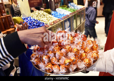 Boutique de chocolat Lindt ouvre trinity leeds 26 août 2016 Banque D'Images