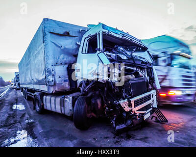 Cabine d'un camion blessé lors d'un accident Banque D'Images