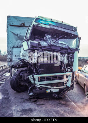 Cabine d'un camion blessé lors d'un accident Banque D'Images