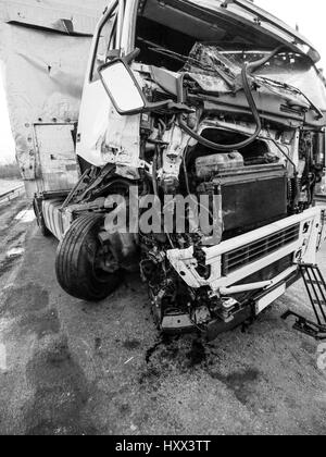 Cabine d'un camion blessé lors d'un accident Banque D'Images