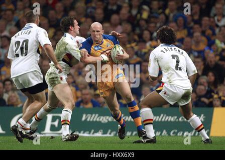 KEITH SENIOR & JAMIE PEACOCK BRADFORD BULLS V LEEDS RHINOS MILLENIUM STADIUM CARDIFF WALES 26 Avril 2003 Banque D'Images