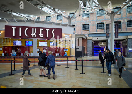 Cinéma AMC de l'intérieur de l'avant-poste britannique de la chaîne de cinéma américain au Great Northern, Deansgate, Manchester, Angleterre, Royaume-Uni. Banque D'Images