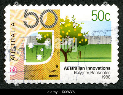 L'AUSTRALIE - circa 2004 : un timbre-poste utilisé à partir de l'Australie, célébrer les innovations de l'Australie - ce un commémorant les billets de banque en polymère, vers 2004 Banque D'Images