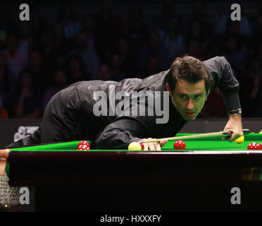 Plovdiv, Bulgarie - 1 octobre : Ronnie O'Sullivan participe au snooker montrent la série 11 30 2016 contre Mark Selby dans Kolodruma sports hall Banque D'Images