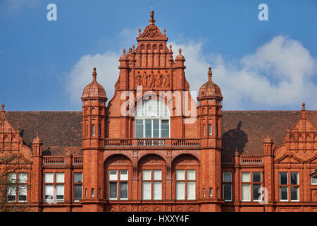 Peel Park classé Grade II, Campus Bâtiment Peel à l'origine pour l'Institut technique royal de Salford, par l'architecte Henry Seigneur Anna v - Tigresse tropicale de l'Université de Salford Banque D'Images