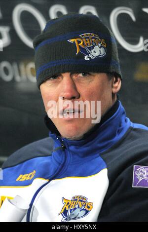 BRIAN MCDERMOTT LEEDS RHINOS COACH KC Stadium HULL ANGLETERRE 18 Février 2011 Banque D'Images