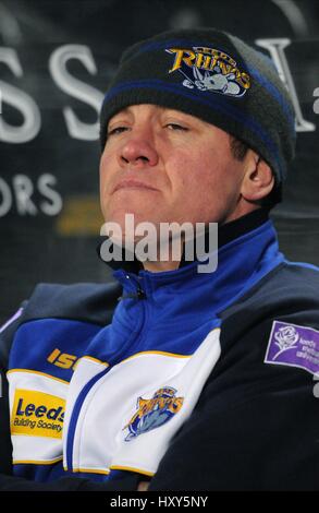 BRIAN MCDERMOTT LEEDS RHINOS COACH KC Stadium HULL ANGLETERRE 18 Février 2011 Banque D'Images