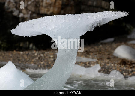 Résumé de la formation de glace, comme la queue de baleine, dans les eaux côtières, Svalbard, Norvège Juillet 2011 Banque D'Images