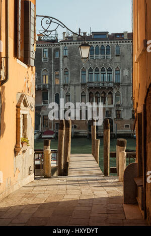 Après-midi de printemps au quartier de San Marco de Venise. Banque D'Images