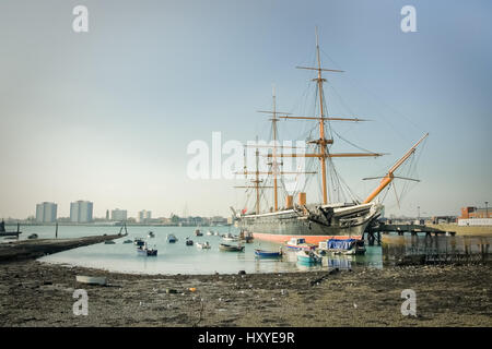 Portsmouth, Royaume-Uni - 1 Février 2012 : Le HMS Warrior, premier cuirassé blindé lancé par la British Royal en 1860, maintenant un musée flottant amarré dans Banque D'Images