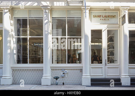 Saint Laurent shop vue extérieure dans Greene St, Soho dans une journée ensoleillée à New York Banque D'Images