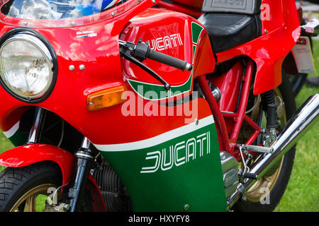 Ducati 900cc Moto Mike Hailwood replica à Brooklands, Weybridge, Surrey, Angleterre Banque D'Images
