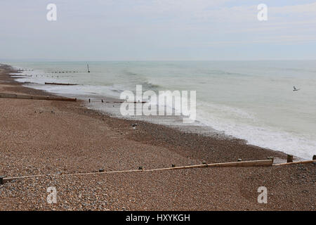 Plages de Worthing pier et boutiques Banque D'Images