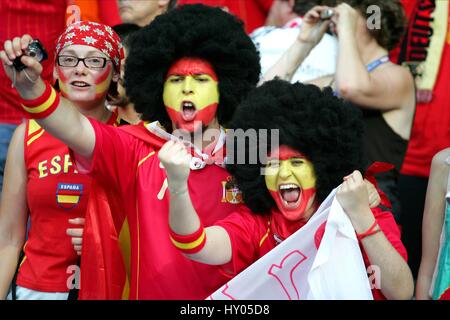 L'ESPAGNOL AVEC DES FANS DE PERRUQUES NOIRES ALLEMAGNE / ESPAGNE-ERNST HAPPEL STADION vienne-AUTRICHE 29 Juin 2008 Banque D'Images