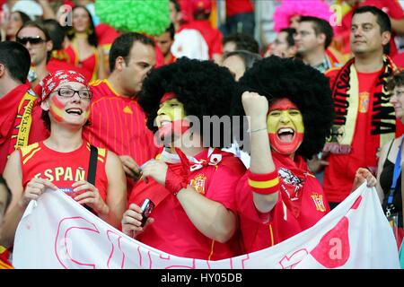 L'ESPAGNOL AVEC DES FANS DE PERRUQUES NOIRES ALLEMAGNE / ESPAGNE-ERNST HAPPEL STADION vienne-AUTRICHE 29 Juin 2008 Banque D'Images