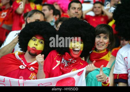 L'ESPAGNOL AVEC DES FANS DE PERRUQUES NOIRES ALLEMAGNE / ESPAGNE-ERNST HAPPEL STADION vienne-AUTRICHE 29 Juin 2008 Banque D'Images