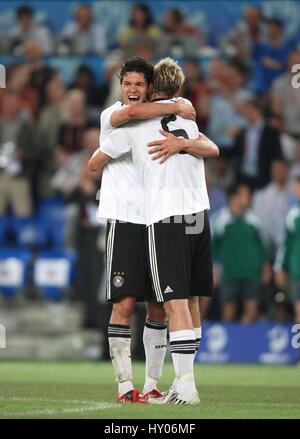 MICHAEL BALLACK & SIMON ROLFES PORTUGAL / ALLEMAGNE ST. JAKOB-PARK BASEL SUISSE 19 Juin 2008 Banque D'Images