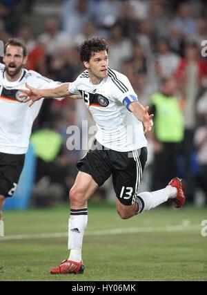 MICHAEL BALLACK CÉLÈBRE PORTUGAL / ALLEMAGNE ST. JAKOB-PARK BASEL SUISSE 19 Juin 2008 Banque D'Images