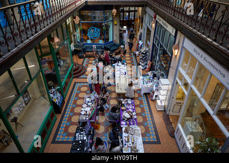 L'intérieurapt Byram Arcade Westgate, Huddersfield town centre-ville un grand marché de Kirklees Metropolitan Borough, West Yorkshire, Angleterre. UK. Banque D'Images