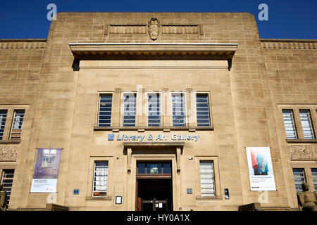 Library and Art Gallery, Huddersfield town centre-ville un grand marché de Kirklees Metropolitan Borough, West Yorkshire, Angleterre. UK. Banque D'Images