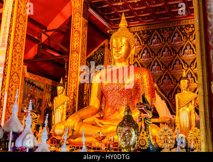 Nan, Thaïlande - 2016-12-25 : Bouddha dans l'extraordinaire dans un temple bouddhiste à Wat Suan Tan, Nan province. temple, Nan province. Banque D'Images