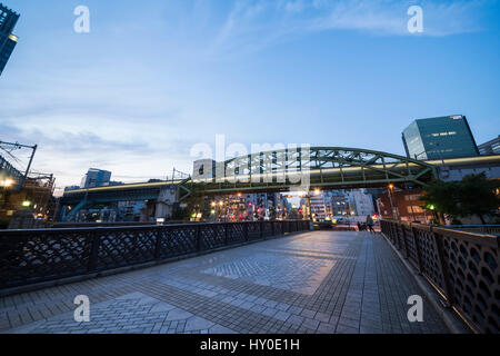 Ligne Sobu Matsuzumicho Shoheibashi, vue du pont de pont, Chiyoda-Ku, Tokyo, Japon Banque D'Images