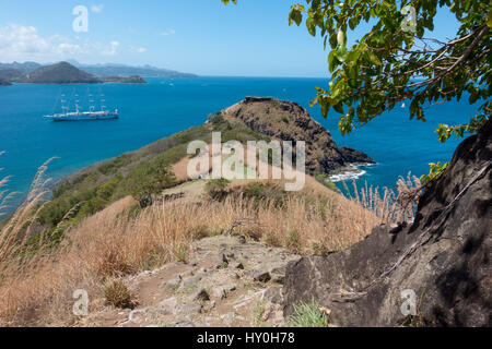 L'île Pigeon sur St Lucia avec Fort Rodney dans l'arrière-plan et de Rodney Bay à gauche Banque D'Images