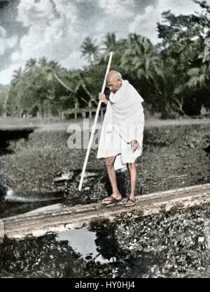 Le Mahatma Gandhi lors de la paix en mars noakhali, Bangladesh, Inde, Asie, 1946 Banque D'Images