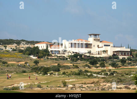 Les golfeurs de la distance à l'affiche à l'Elea Estates golf à Paphos Chypre du Sud. Banque D'Images