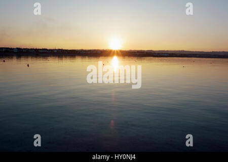 Magnifique coucher de soleil en ville Skerries, Irlande Banque D'Images