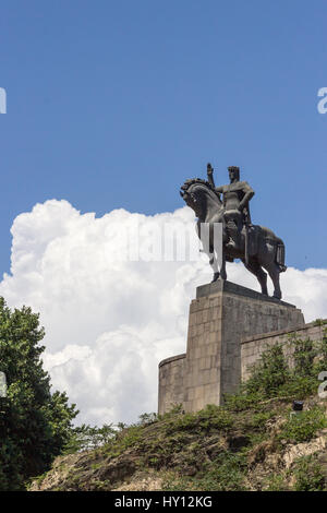 Vie paisible de la vieille ville de Tbilissi, l'église de Metekhi Banque D'Images