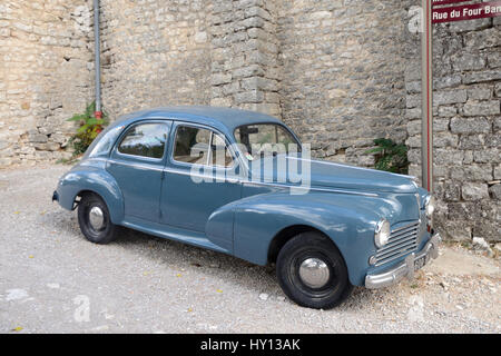 Vétéran français ou Vintage Peugeot 203 voiture ou d'une automobile produite en France entre 1948 et 1960 Banque D'Images