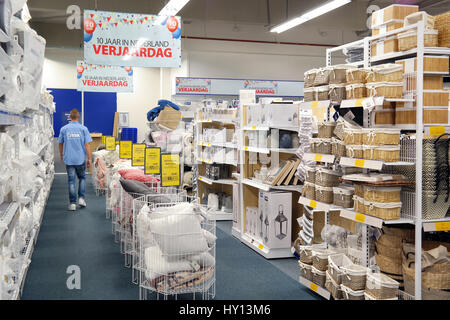 Intérieur de Jysk, une chaîne de magasins danois Banque D'Images