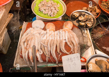 Bupyeong Ggangtong Marché, Busan Gwangyeoksi, Corée du Sud Banque D'Images