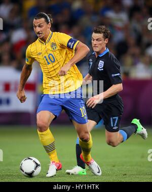 ZLATAN IBRAHIMOVIC SCOTT PARKER Suède Suède Angleterre Angleterre V V STADE OLYMPIQUE DE KIEV UKRAINE 15 Juin 2012 Banque D'Images