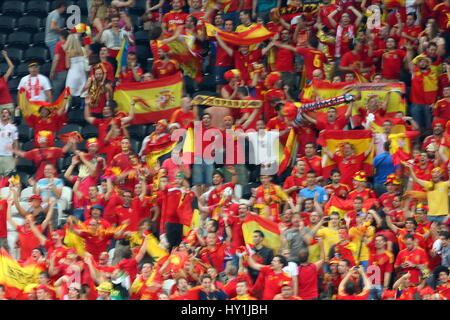 FANS Espagnol Espagne V France Espagne V France DONBASS ARENA DONETSK UKRAINE 23 Juin 2012 Banque D'Images