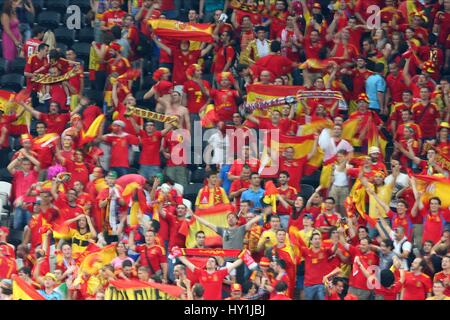 FANS Espagnol Espagne V France Espagne V France DONBASS ARENA DONETSK UKRAINE 23 Juin 2012 Banque D'Images