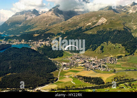 Vue depuis Muottas Muragl vers St.Moritz et Silvaplana, Engadine, Suisse Blick vom Muottas Muragl auf die Oberengadiner 102, St.Moritz u Banque D'Images