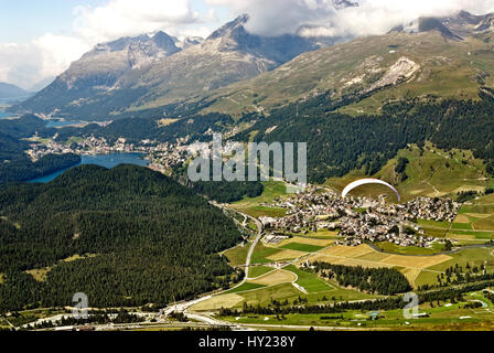 Vue depuis Muottas Muragl vers St.Moritz et Silvaplana, Engadine, Suisse Blick vom Muottas Muragl auf die Oberengadiner 102, St.Moritz u Banque D'Images