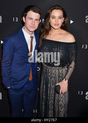 Un Dylan Minnette, Katherine Langford 011 assister à la première de "Netflix 13 Raisons Pourquoi' à Paramount Pictures le 30 mars 2017 à Los Angeles, Californie. Banque D'Images