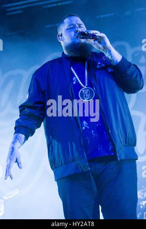 Milan, Italie. 30Th Mar, 2017. Rory Graham mieux connu sous le nom de RAG'N'BONE MAN effectue sur scène à fabrique au cours de la tournée européenne 2017 de l 'Crédit' : Rodolfo Sassano/Alamy Live News Banque D'Images