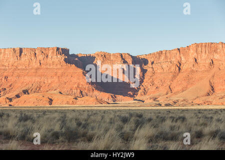 Paysage désertique à distance dans le nord de l'Arizona, USA. Banque D'Images