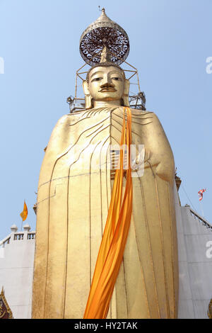 Grand Bouddha du Wat Intharawihan permanent temple, Bangkok, Thaïlande Banque D'Images