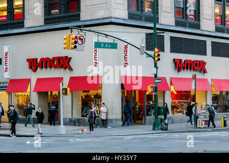 New York, 1 décembre 2016 : TJ Maxx store front à Manhattan. Banque D'Images