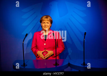 Amsterdam, Pays-Bas - Mars, 2017 : Cire figure d'Angela Merkel en musée de cire Madame Tussauds à Amsterdam, Pays-Bas Banque D'Images